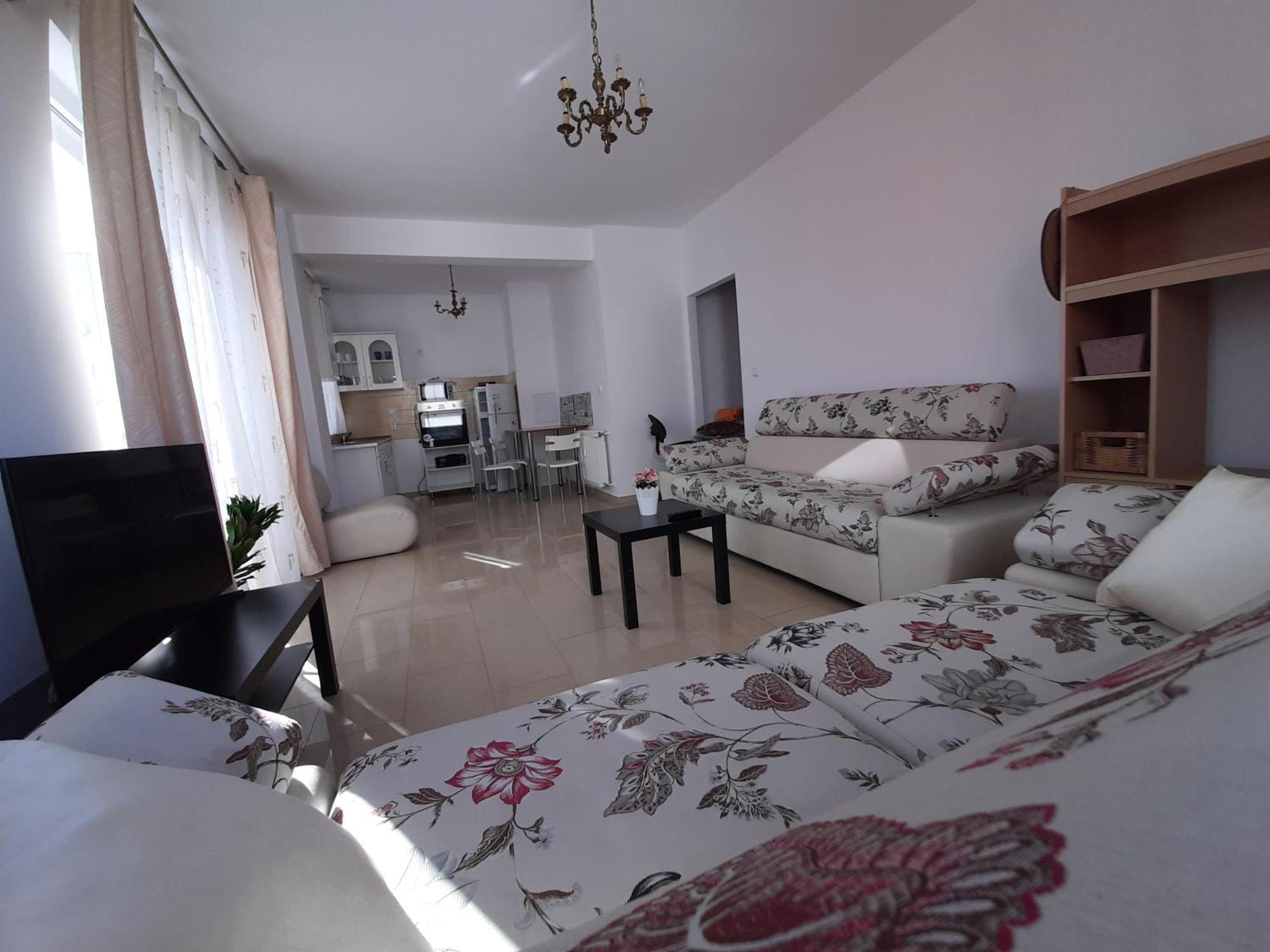 Arad Chic Apartament Uta Luaran gambar